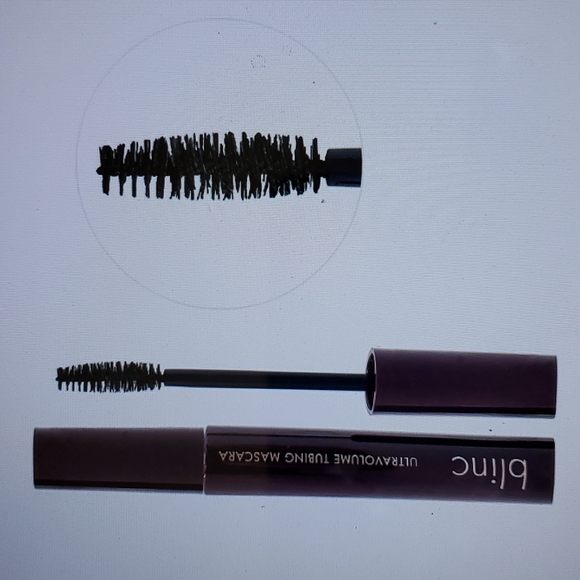 Blinc Cosmetic UltraVolume Tubing Mascara - Picture 2 of 3